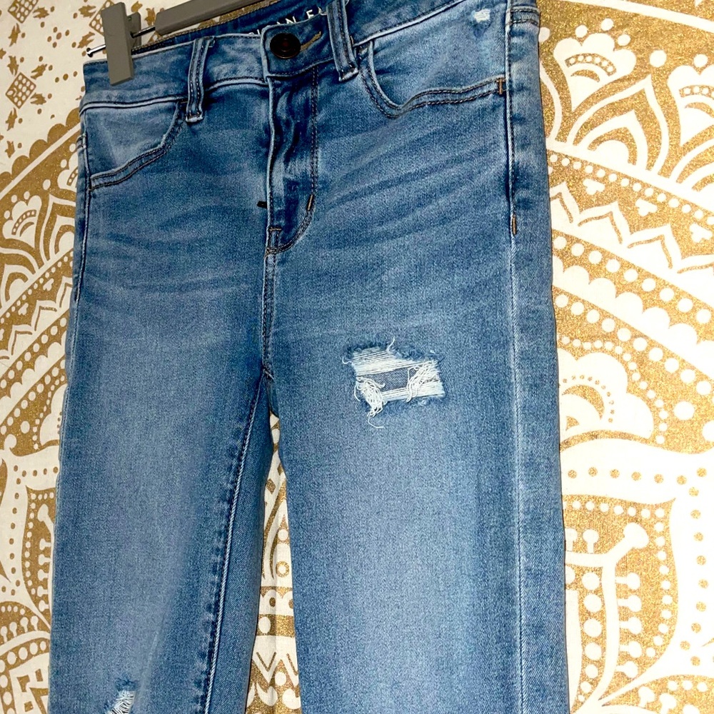 ✨HP✨ “AMERICAN EAGLE” NEXT LEVEL HI-RISE BLUE RIPPED JEGGING, LADIES SZ 2 SHORT - Picture 4 of 9